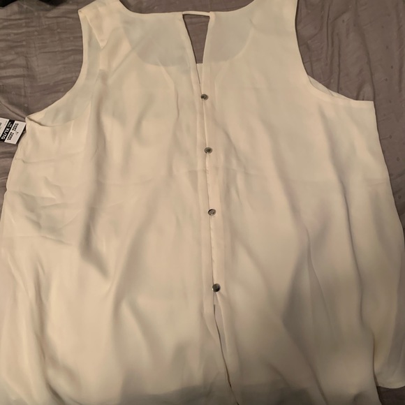 Cream Coloured Blouse - NWT - Picture 2 of 2